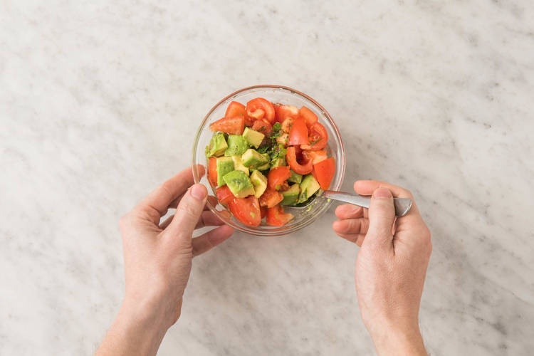 Avocadosalsa zubereiten