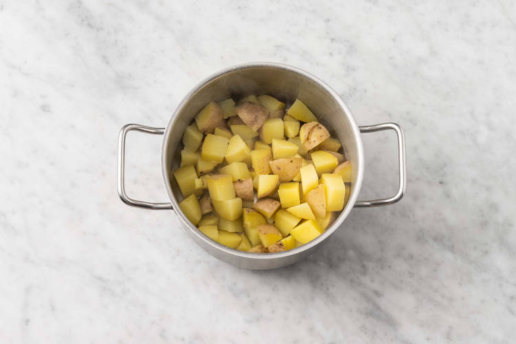 Terminer la préparation et commencer les pommes de terre