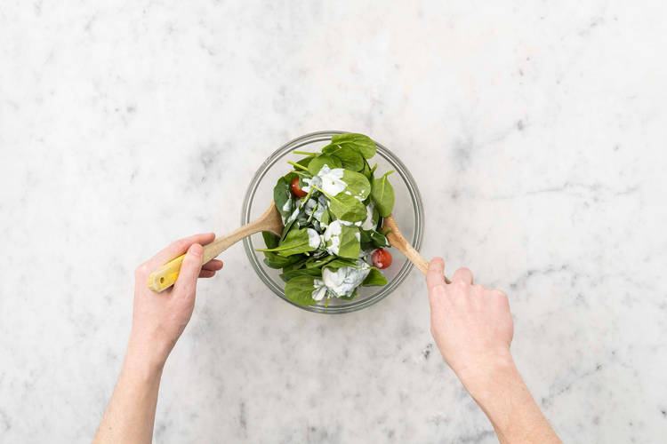 Salat marinieren