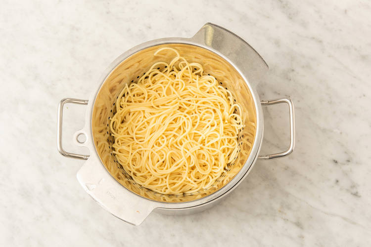 Spaghetti kochen
