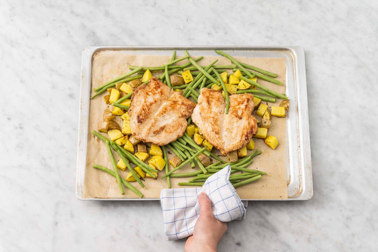 Faire rôtir le poulet et les légumes