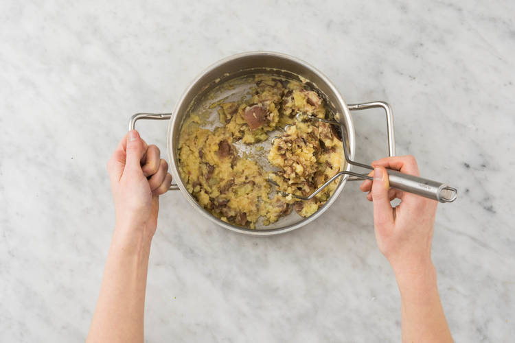 Écraser les pommes de terre