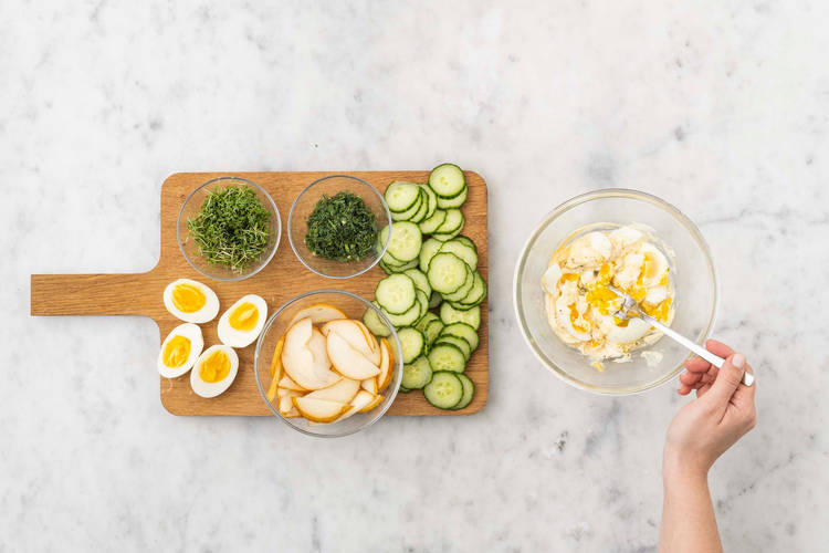 Préparer la salade aux œufs