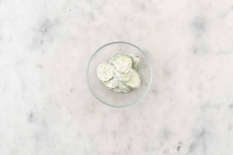 Préparer la salade de concombres