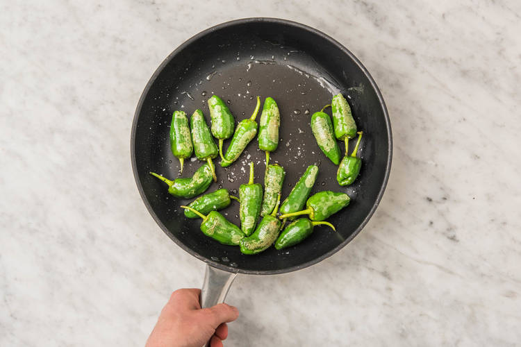 Pimientos de Padrón braten