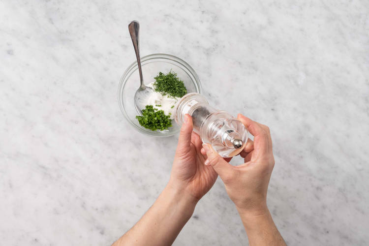 Préparer la sauce aux herbes