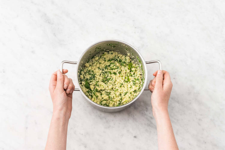 Bland spinatcouscous