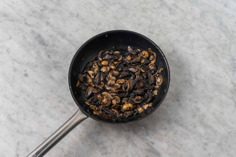 Cook mushroom "bulgogi"