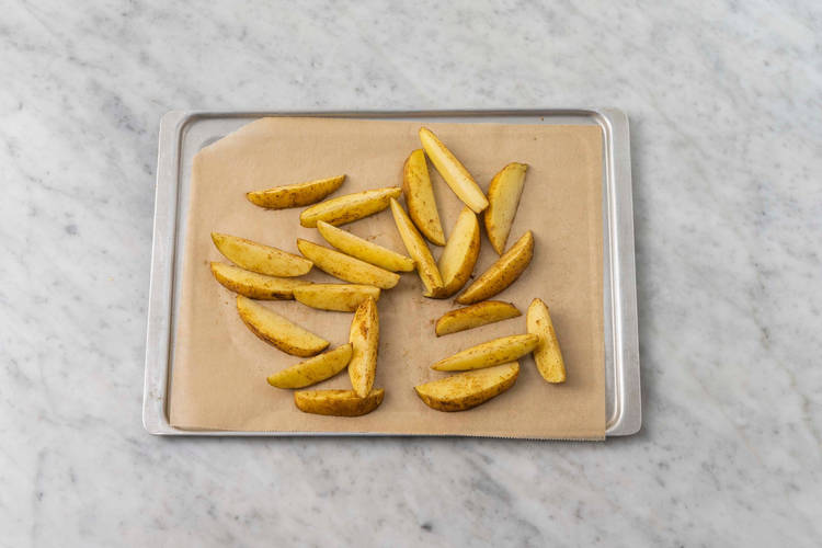 Faire rôtir les quartiers de pommes de terre