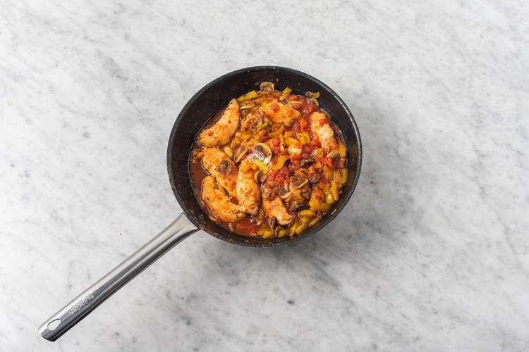 Assembler le poulet cacciatore