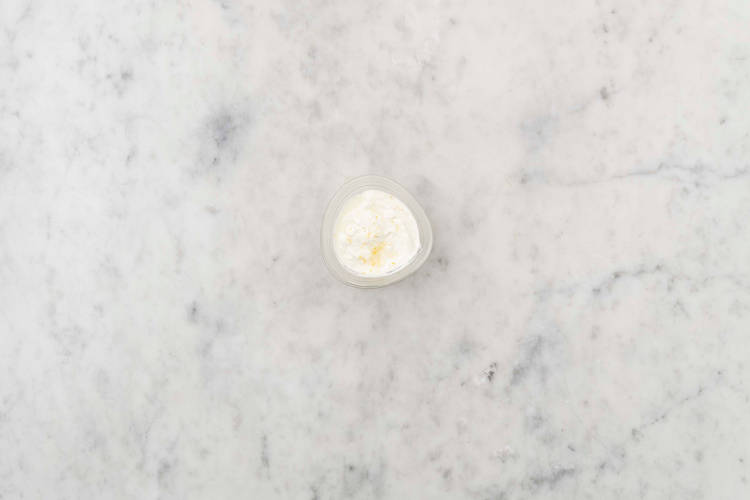 Préparer la vinaigrette au yogourt