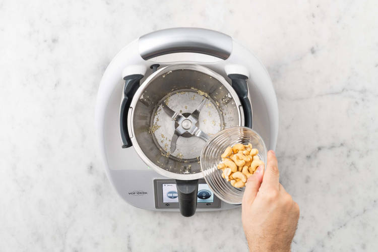 Für das Cashew-Topping