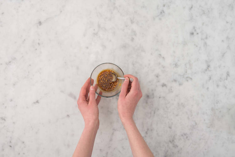 Teriyakisoße vorbereiten