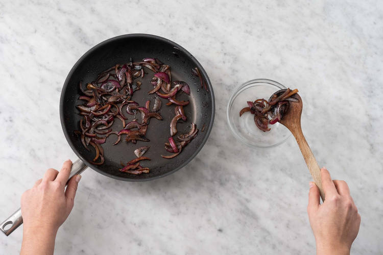 Faire cuire les oignons