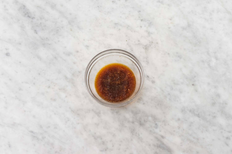 Bland soja-appelsinsauce