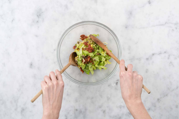 Mélanger la salade