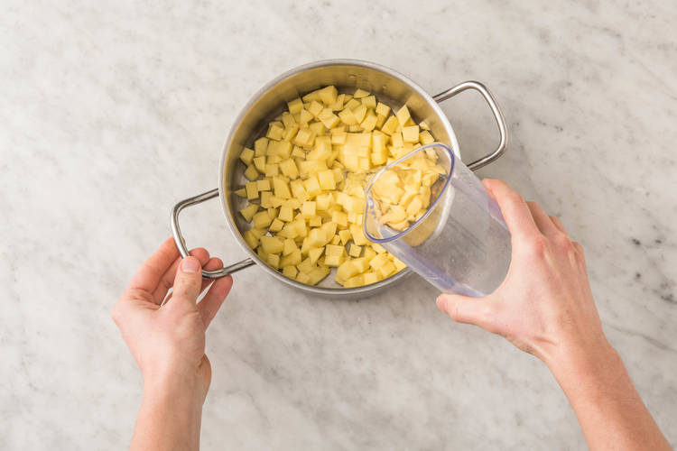 Faire bouillir les pommes de ter