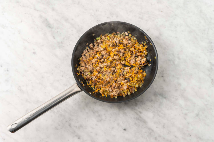 Start Bolognese sauce