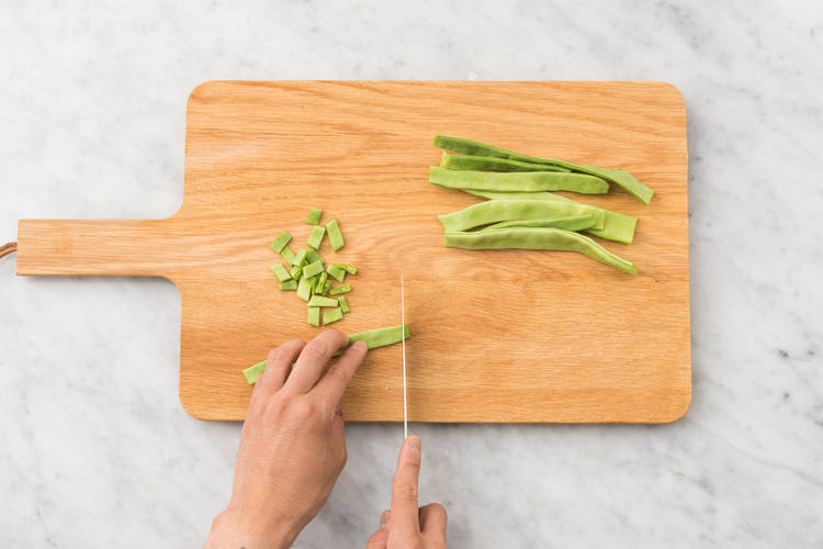 Couper les haricots plats