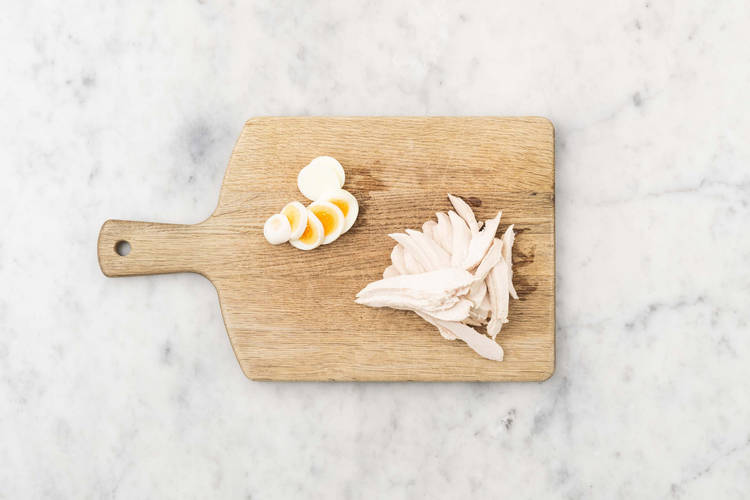 Cuire l'oeuf et le poulet