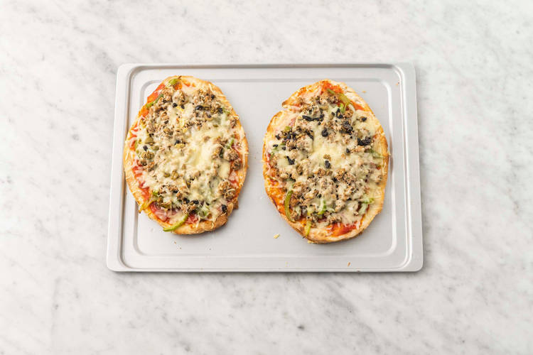 Assembler les mini pizzas