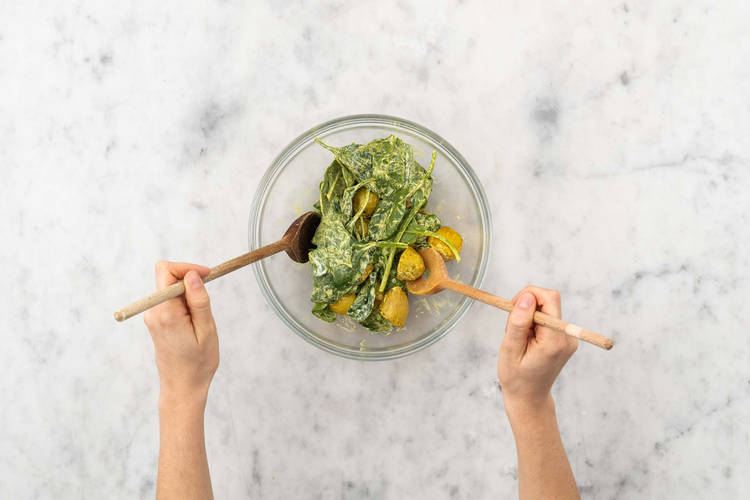 Für den Saag-Aloo-Salat