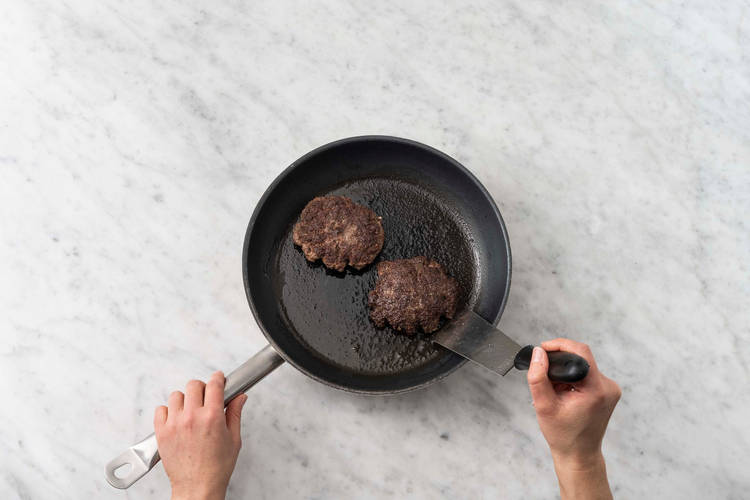 Former et faire cuire les galettes