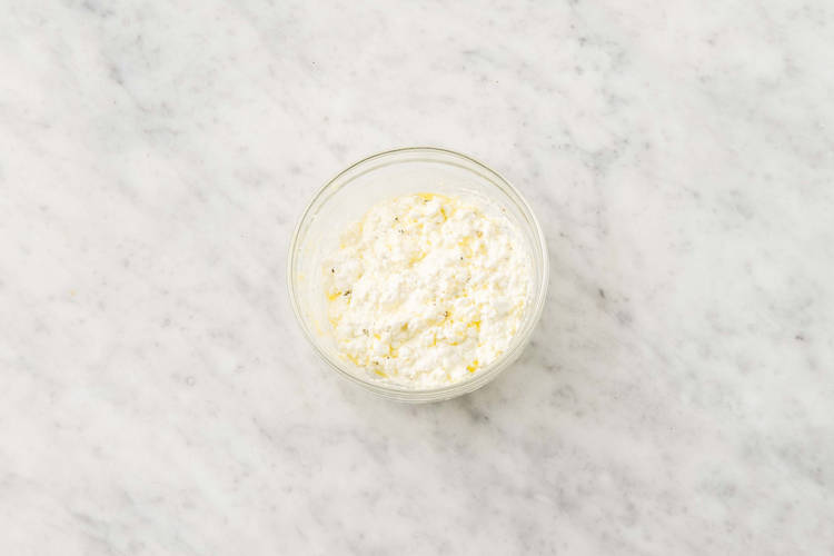 Fare la crema di ricotta al limone