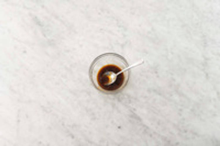 Aggiungere la salsa teriyaki