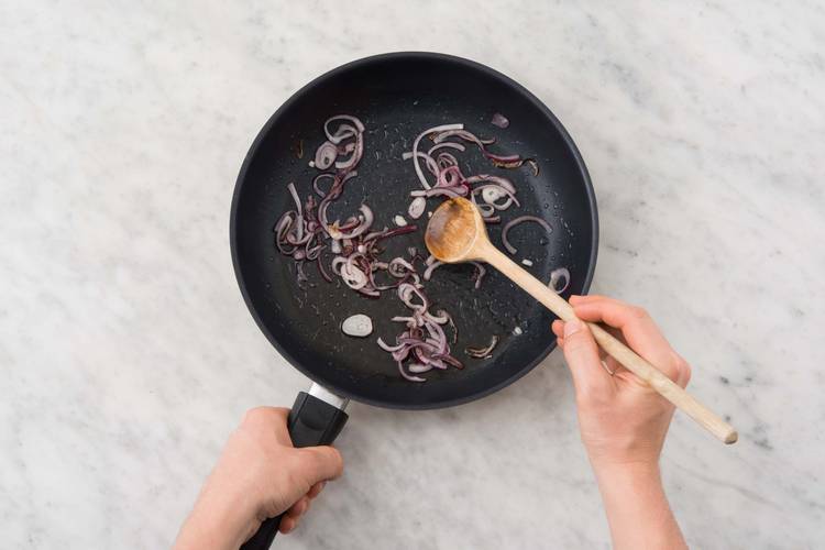 Préparer le jus à l'échalote