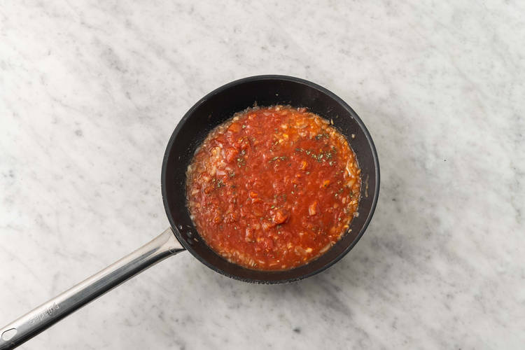 Tomatensoße kochen