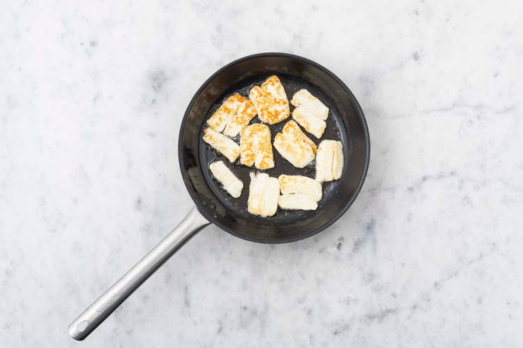 Cook halloumi