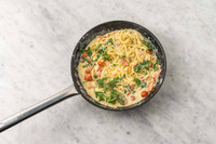 Koka sås & tillsätt pasta