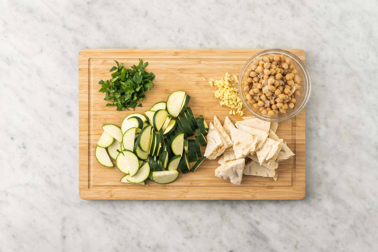 Preparare le verdure e naan