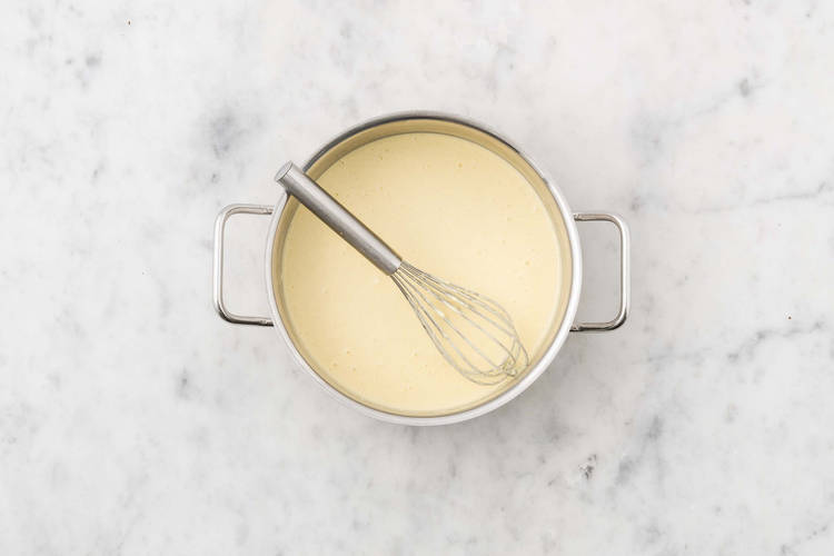 Préparer la sauce au fromage