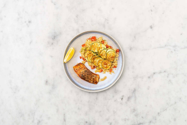 Faire gratiner l’orzo, terminer et servir