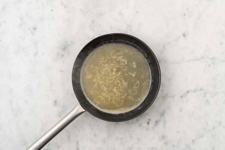 Préparer la sauce de cuisson