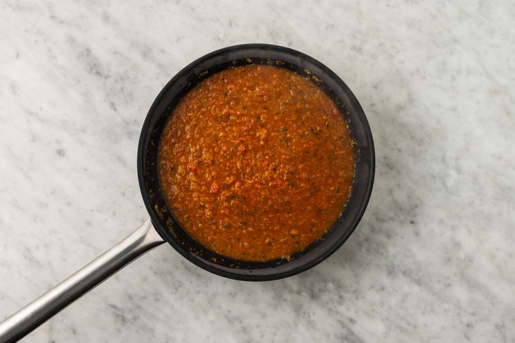 Tomatensoße kochen