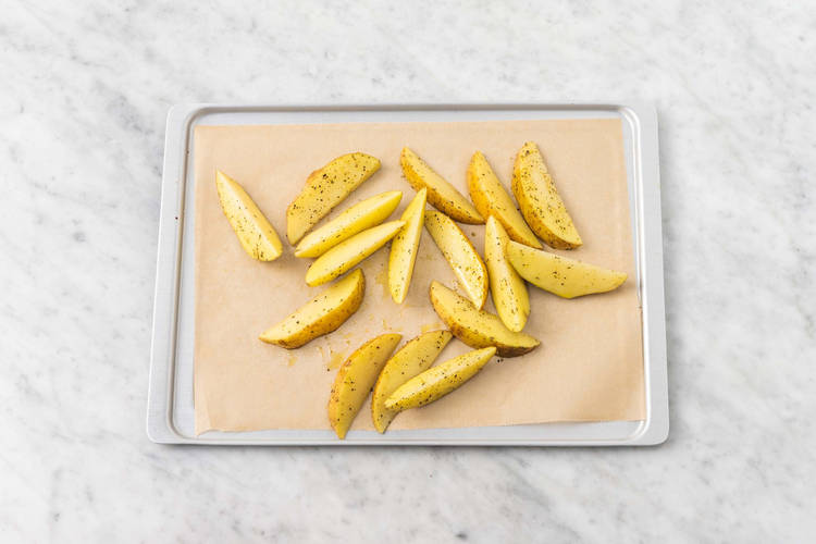 Faire cuire les quartiers de pommes de terre