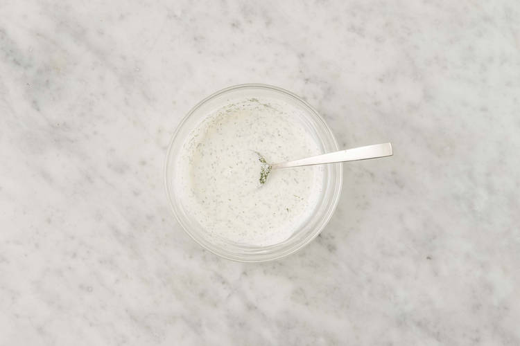 Préparer la vinaigrette ranch