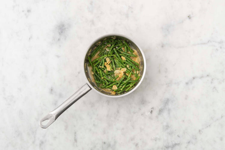 Terminer la sauce amandine