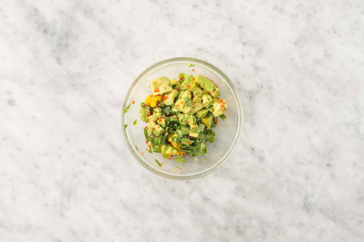 Lag ananas- og avokadosalsa