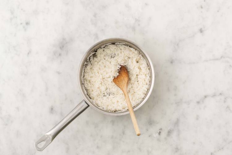 Cook the Garlic Rice