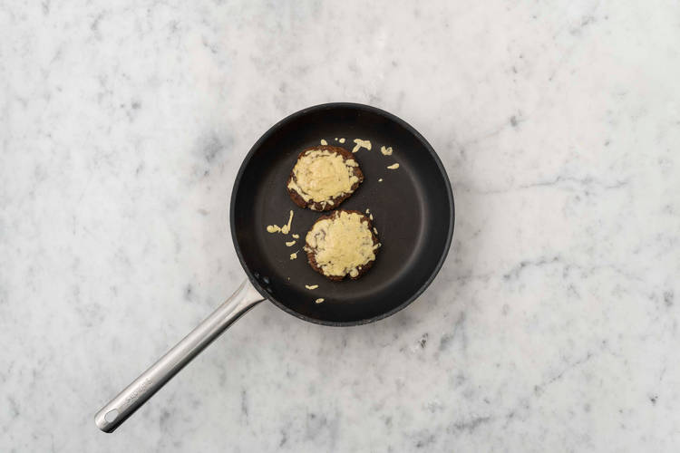 Former et faire cuire les galettes