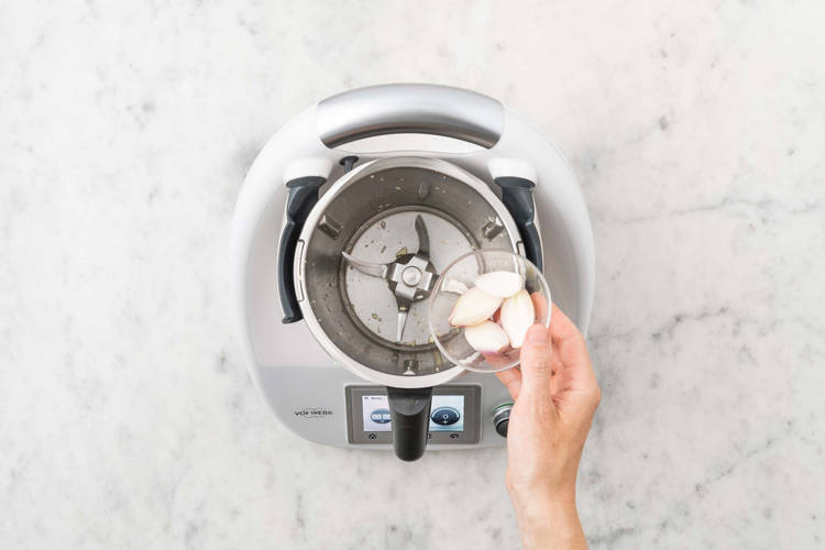 Zerkleinern & dünsten