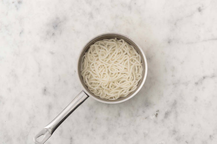 Noedels koken