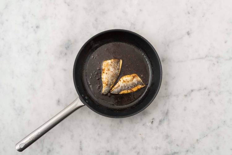 Fry the Sea Bream