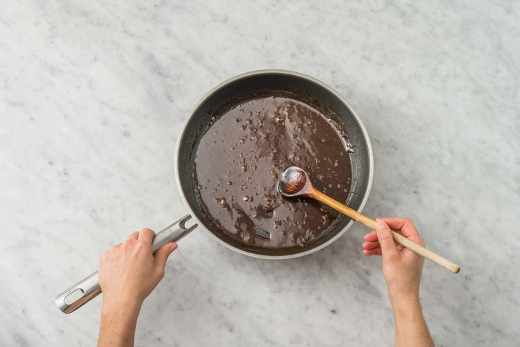 Lag soya-ingefær glaze 
