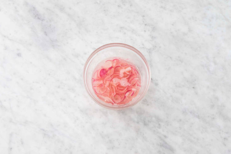 Faire mariner les oignons