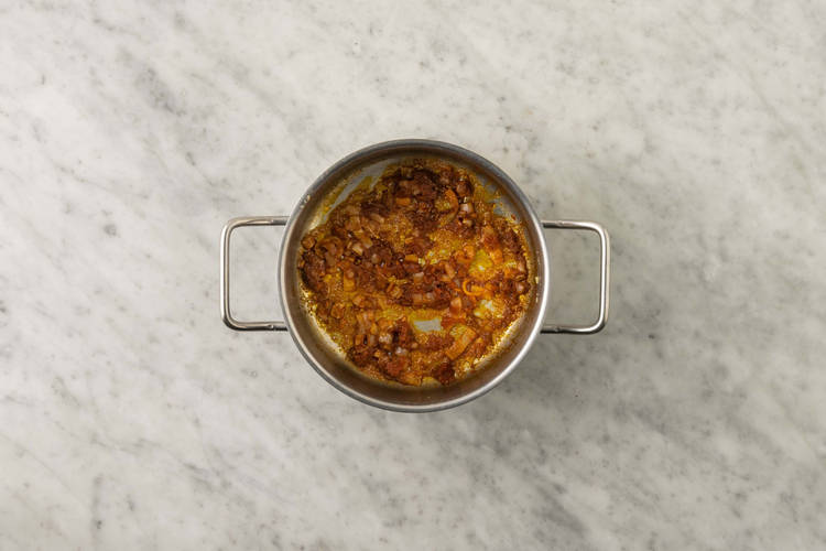 Faire cuire les aromates